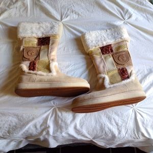 Guess tan furr Ugg style boots size 8.5